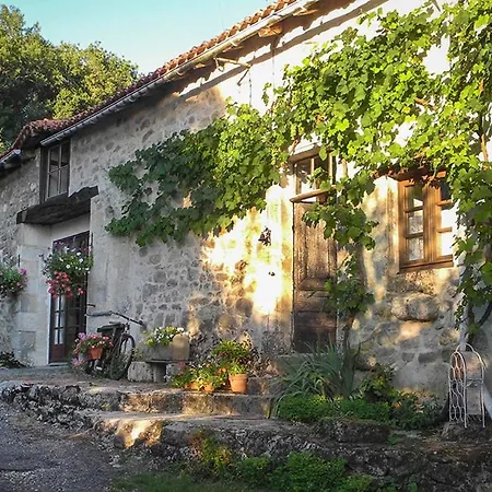 Les Ages D'hotes Nocleg ze śniadaniem Brantôme